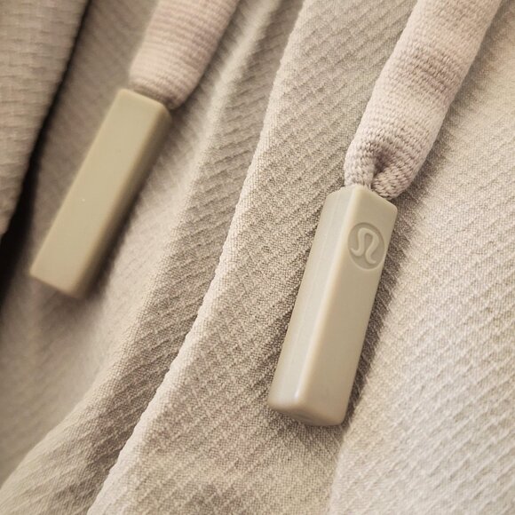 Lululemon Shorts Mens XL Light Gray License To Train Lined Athletic Training - Picture 3 of 13